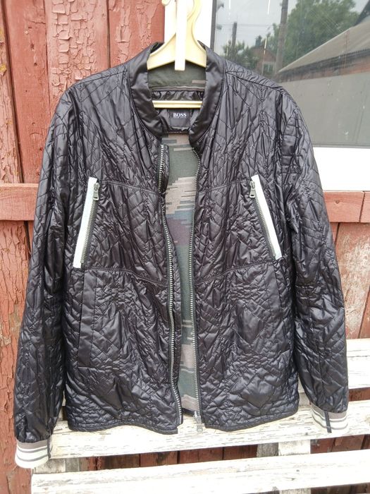Продам куртку HUGO BOSS