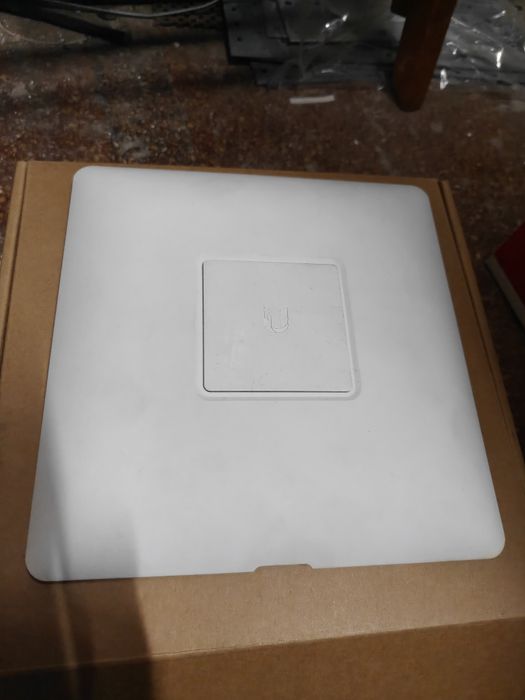 Точка  доступу Wi-Fi Ubiquiti UniFi UAP AC 2.4/5 GHz up 1300 Mbps
