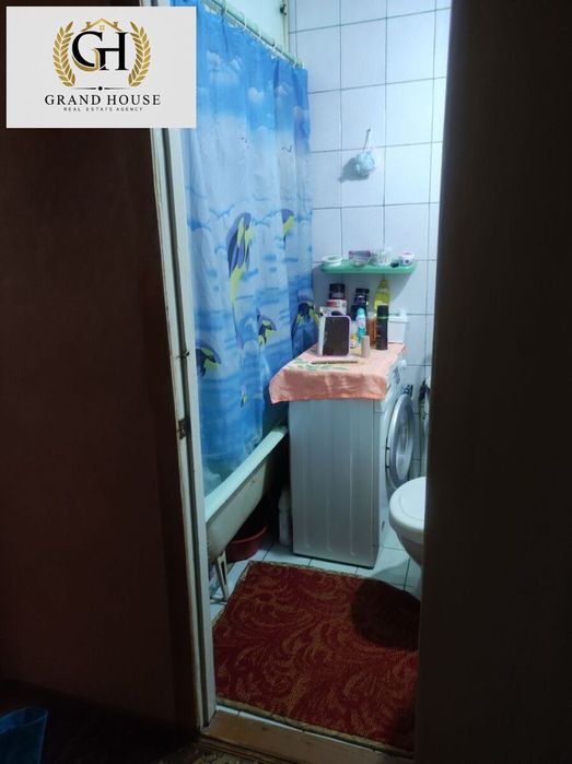 Продам двокімнатну квартиру район Типографія.