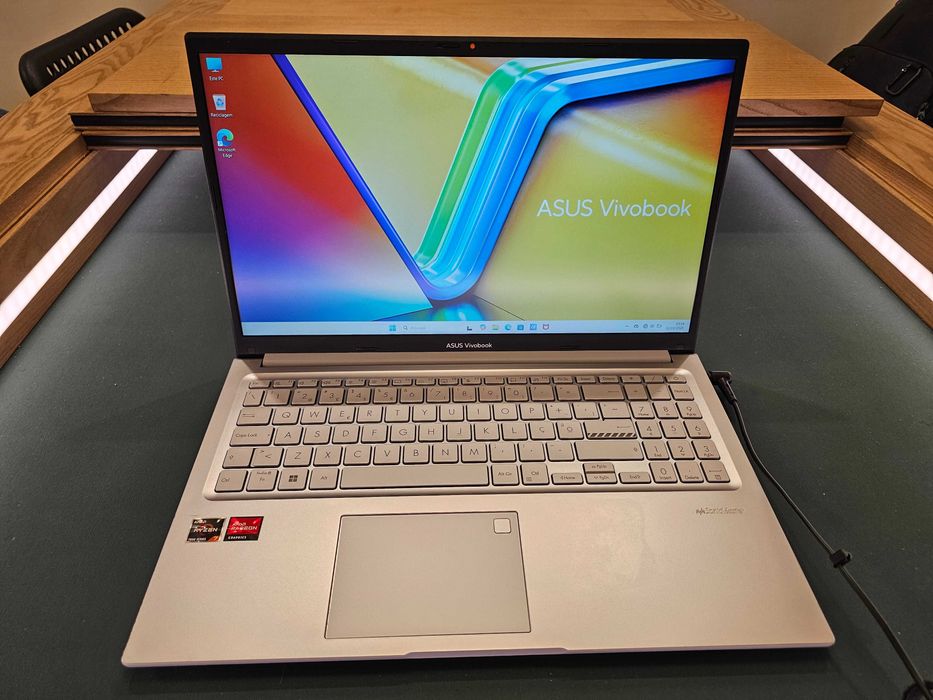 Vendo ASUS Vivobook M1502YA