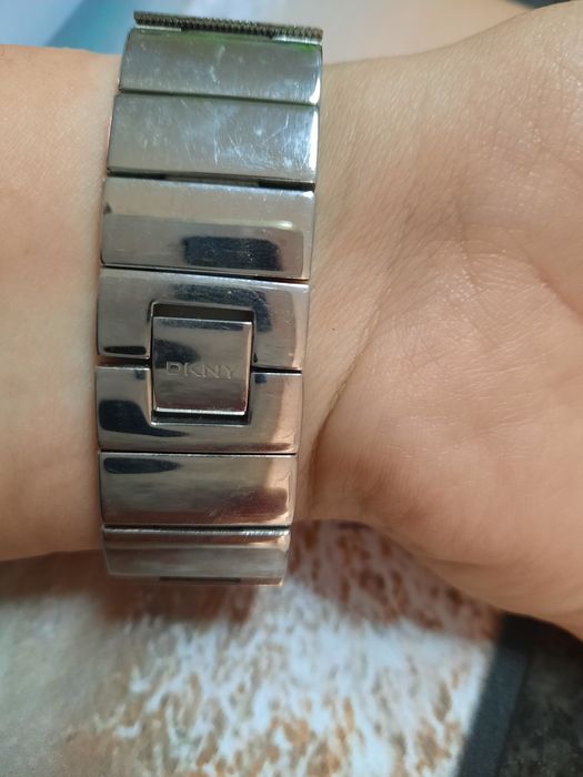 Relógio prateado DKNY