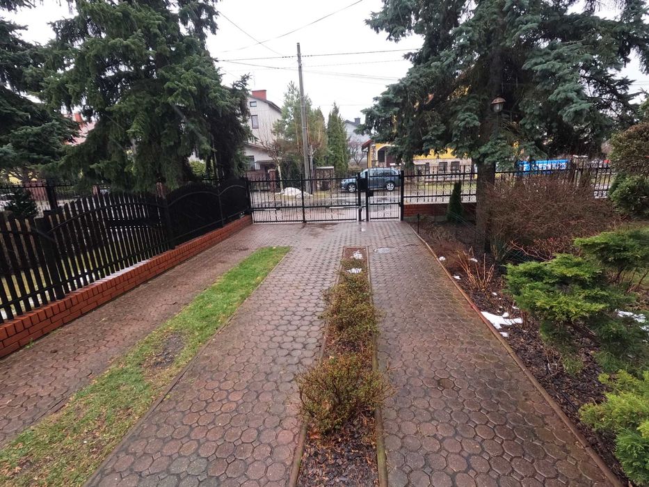 Mycie elewacji szkół, bloków wspólnot mieszkaniowych usuwanie graffti