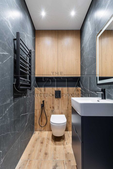 Продаж будинку, таунхаус, закрите КМ, Рожни