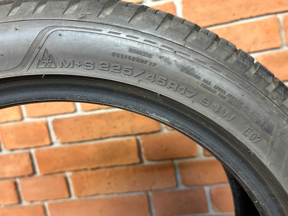 1x Goodyear Vector4Seasons 225/45R17 94W 2021