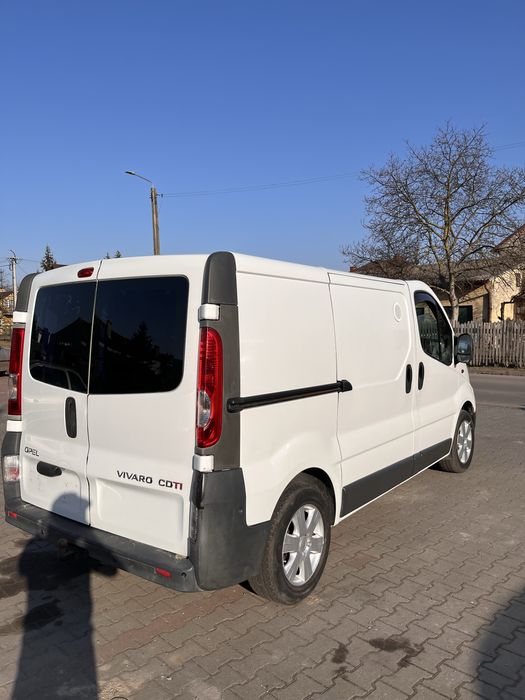 Opel Vivaro 2.0 cdti klima 3 osoby