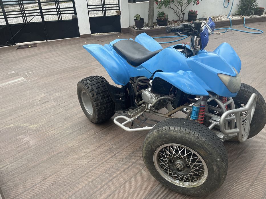 Moto 4  250t  em otimo estado  peneus novos na partr trazeira