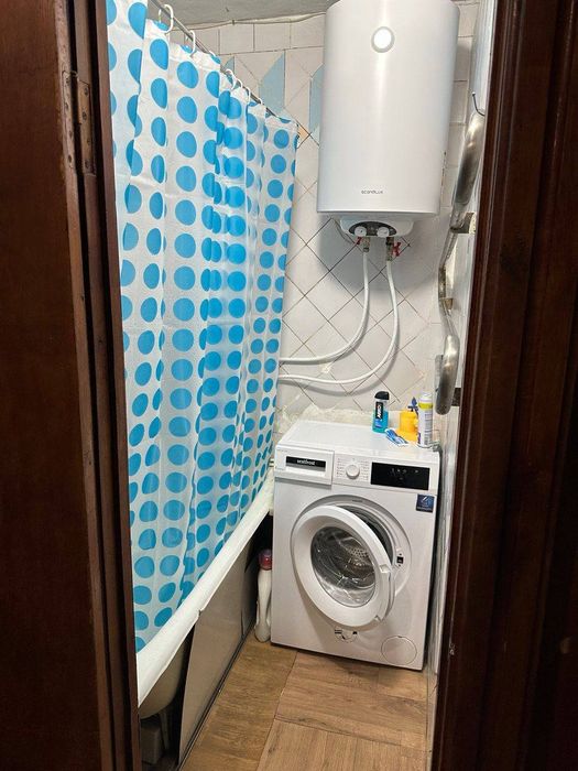 Продам 3к Перемога -3, Наб Перемоги, 104, поверх 1/9, МОЖНА БЕЗНАЛ (є орендарі)