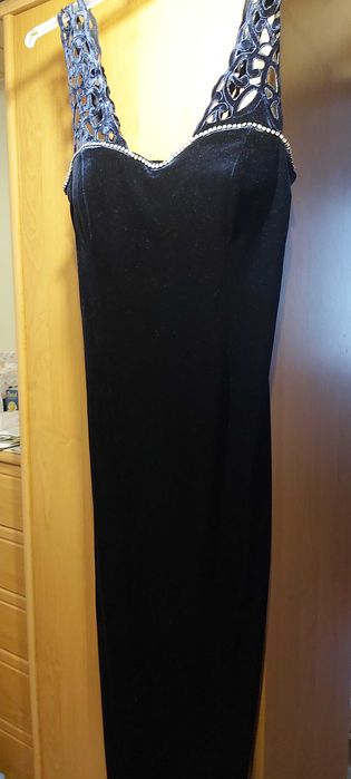 Długa granatowa sukienka