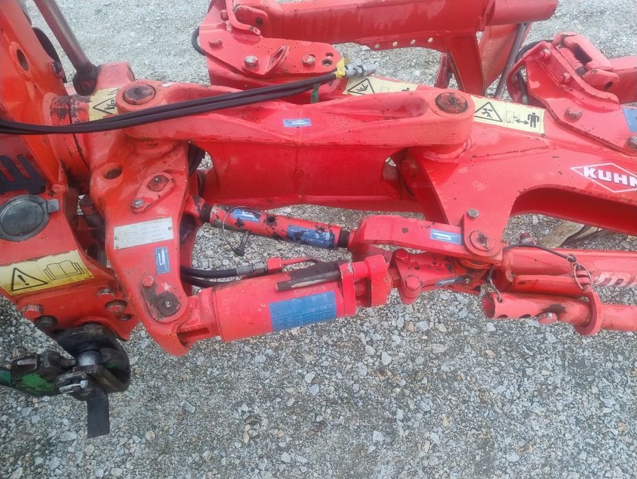 Kuhn  kuhn kuhn kuhn