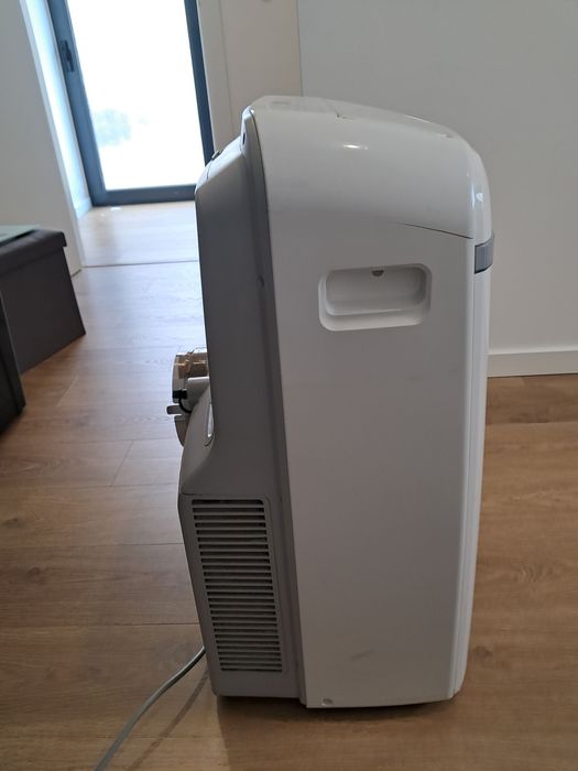 Ar Condicionado Portátil BECKEN BAC4255 (23 m² - 12000 BTU - Branco)