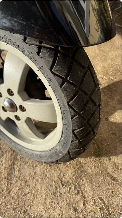 PIAGGIO _ Vespa GTS 250_excelente estado_MOTIVO: Mudança de País.