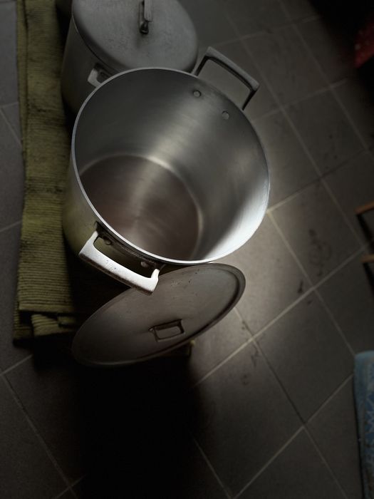 Conj. de tachos de alumínio pesado, antigos e em bom estádo.