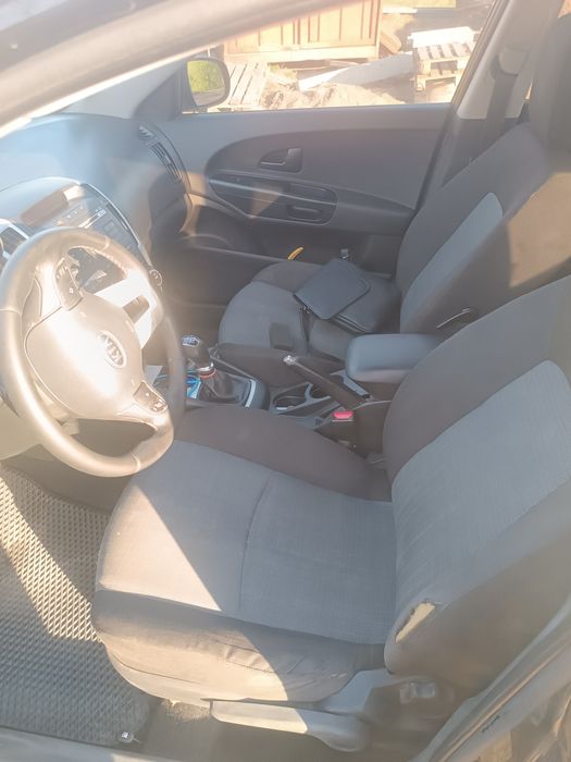 Продам автомобіль Kia ceed