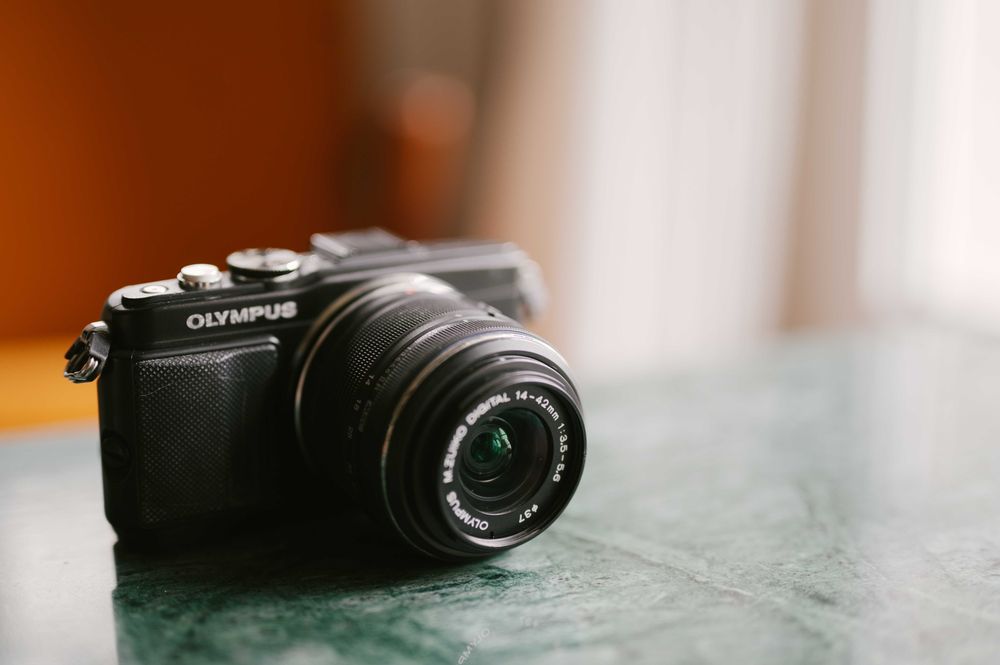 Olympus PEN E-PL5 (3000 disparos) + Olympus 14-42mm f/3.5-5.6 II R + f