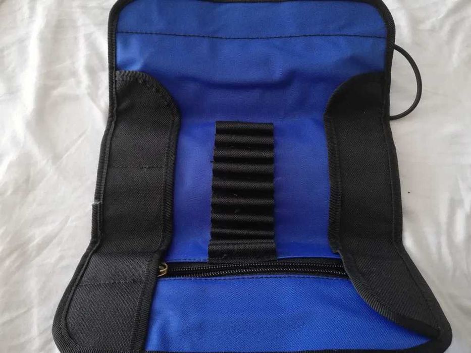 Piórnik saszetka , kolor czarny , pusty , bez wyposażenia