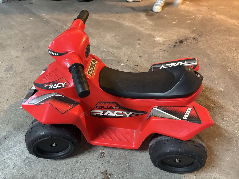 Moto 4 Elétrica Quad Racy Feber 6V 18M+