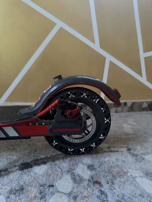 Електросамокат kugoo m365 pro.      500 ват