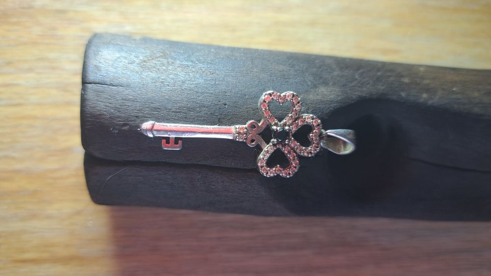 Кулончик срібний ключик