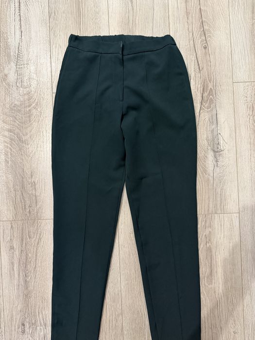 Жіночий класичний костюм