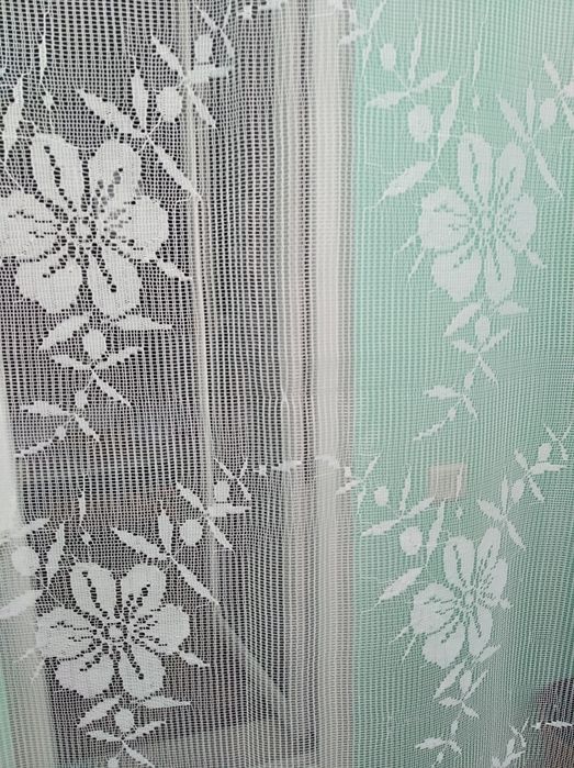 Белая тюль с  рисунком