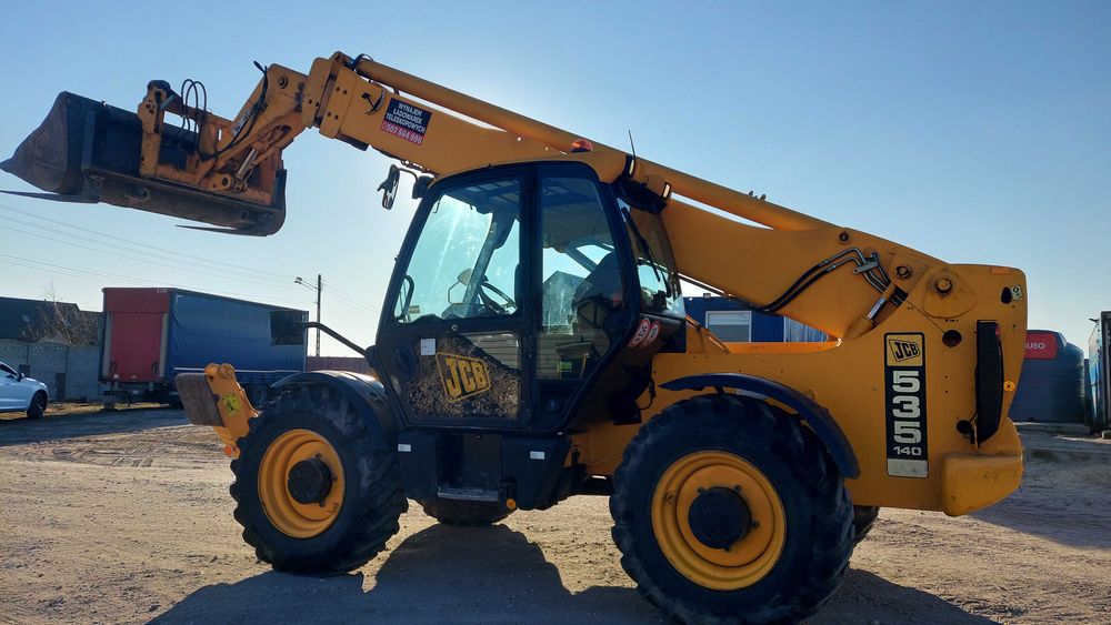 wynajem ładowarek teleskopowych Merlo JCB ładowarki obrotowe Manitou R