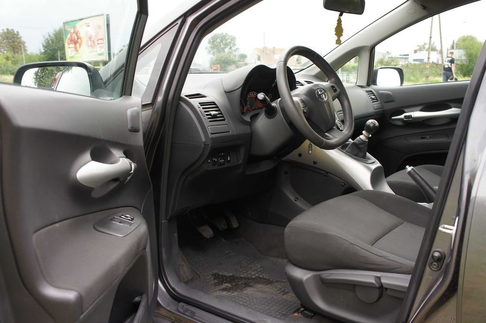 Toyota Auris 1.4 D-4D 2010 Lift zadbana bez rdzy