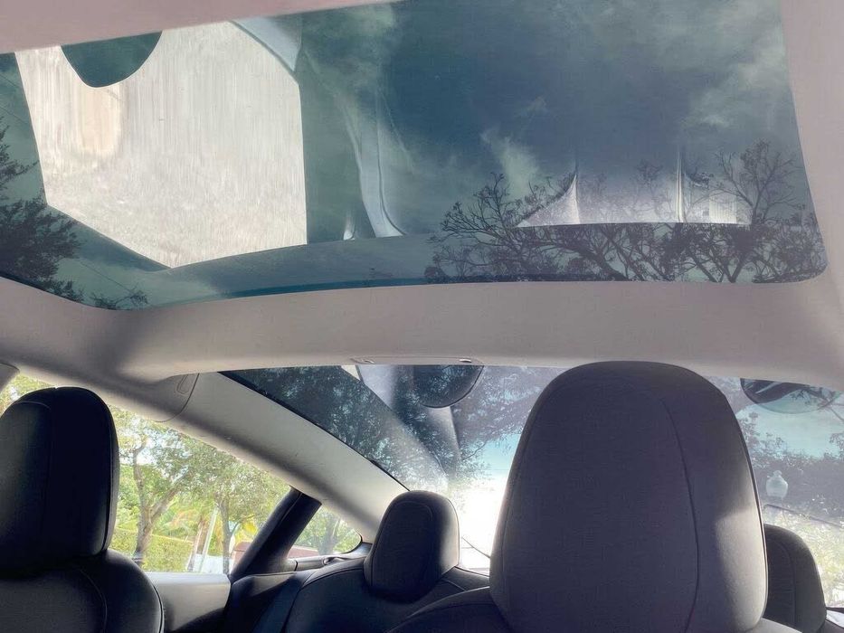 Tesla Model 3      2022