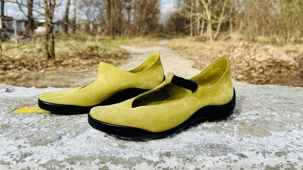 Жіночі нубукові туфлі , мокасіни Arche