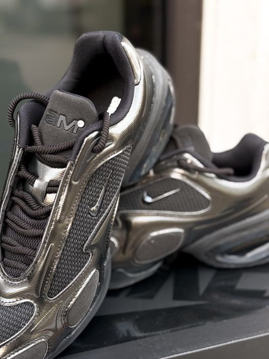 Nike W Air Max Muse у кольорі Black/Metallic Silve