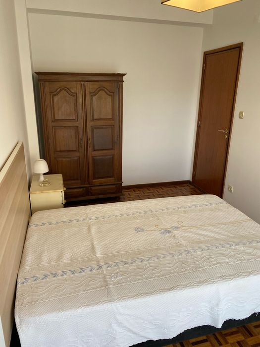 Arrenda-se 4 Quartos Apartamento T4