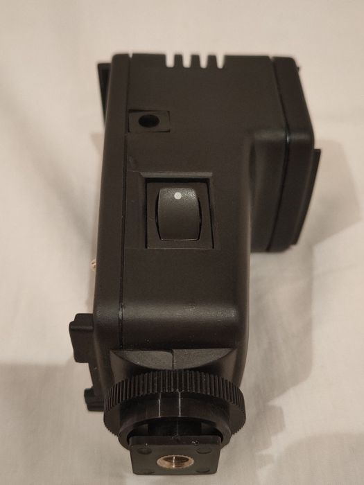 Flash para adaptar em máquina fotográfica ou de filmar