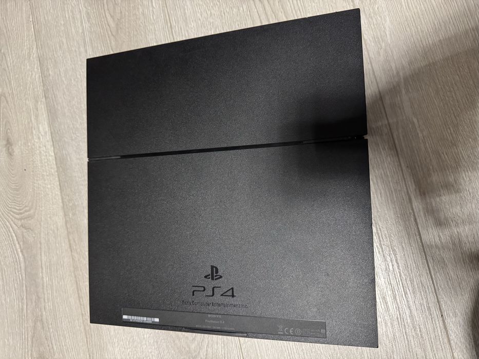 Konsola Sony PlayStation 4 PS4 FAT CUH-1116A – USZKODZONA – NA CZĘŚCI / DO NAPRAWY