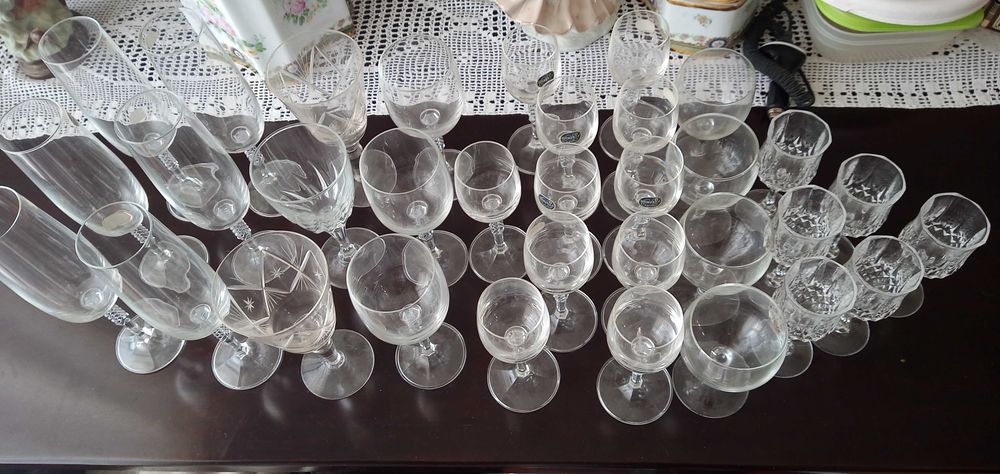 30 copos cristal licor, flutes ainda com o selo 40€