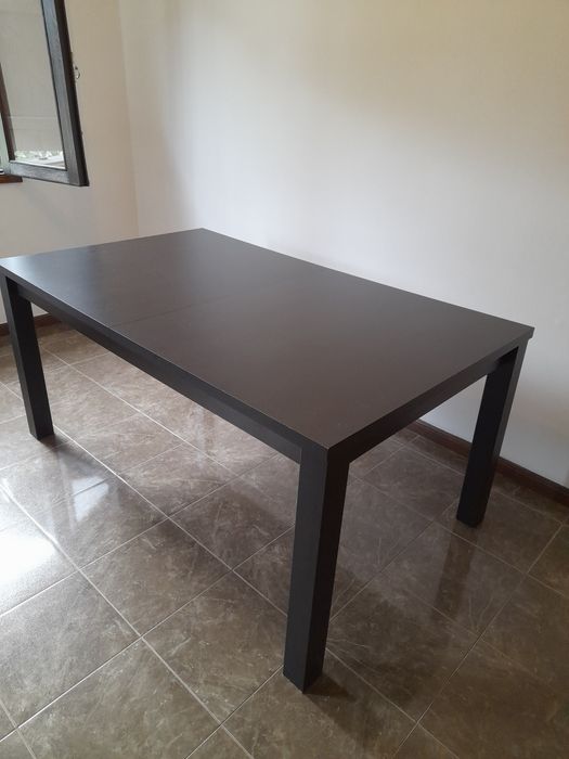 Selling dining table in good condition for €20064739987430019122