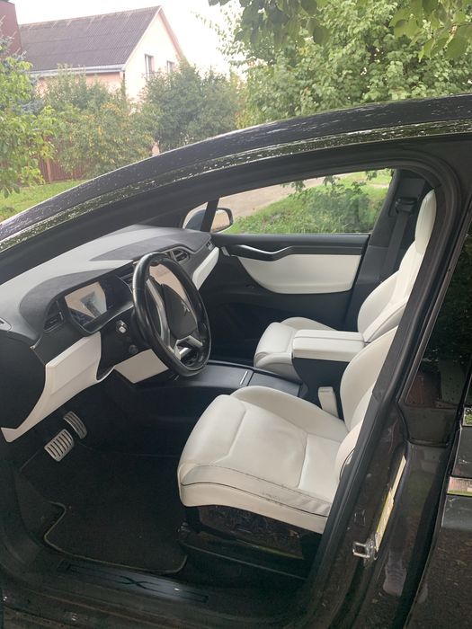 Tesla Model X 2016