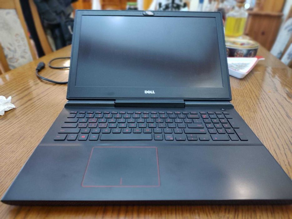Dell Inspiron 7567 I7-7700HQ/16GB RAM/512 SSD/GTX 1050Ti/4K UHD/WIN10