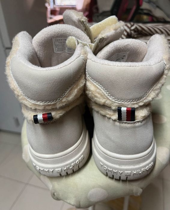 Botas Tommy Hilfiger 39 com fecho de lado