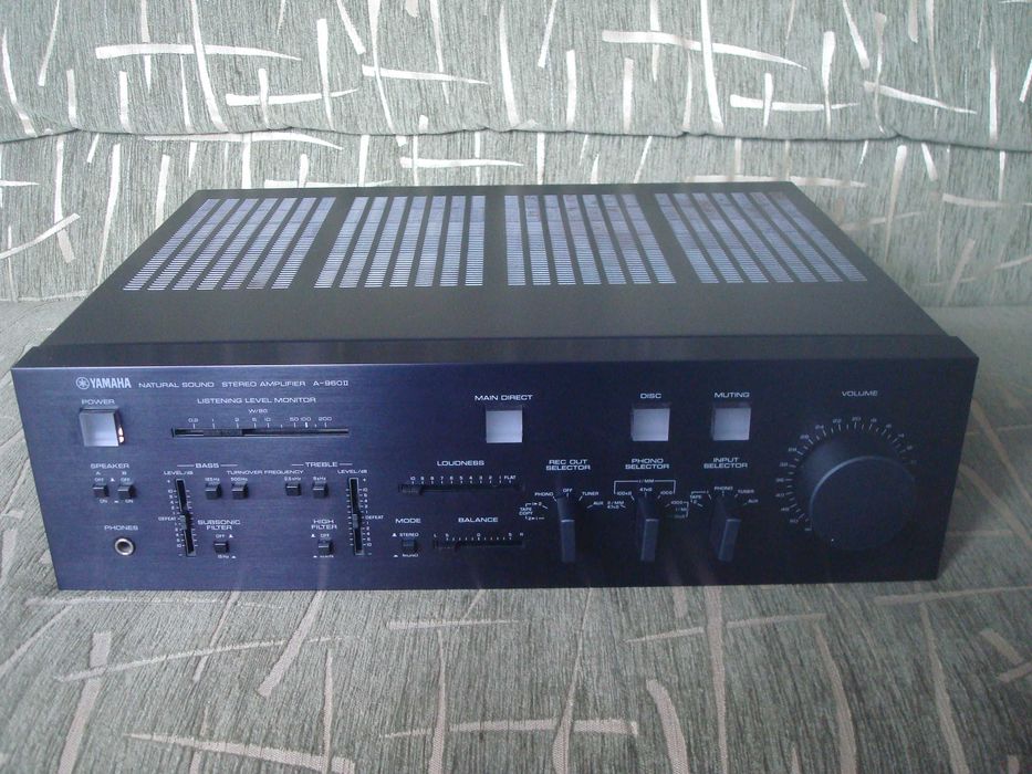 Продам усилитель Marantz