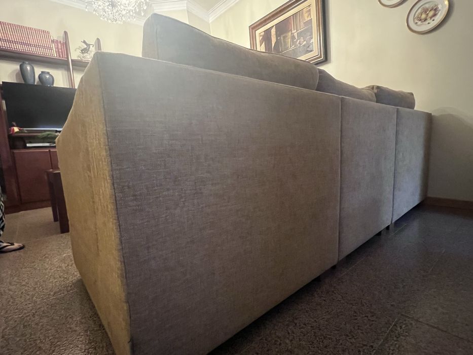 Sofá com chaise longue