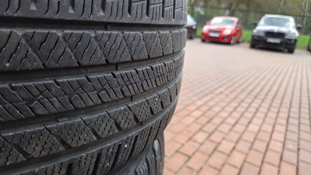 Opony wielosezonowe Vredestein Quatrac pro 225/50R17