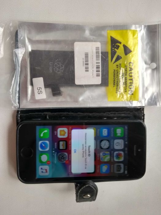 Мобільні телефони IPhone Б\В в гарному стані(см. опис)