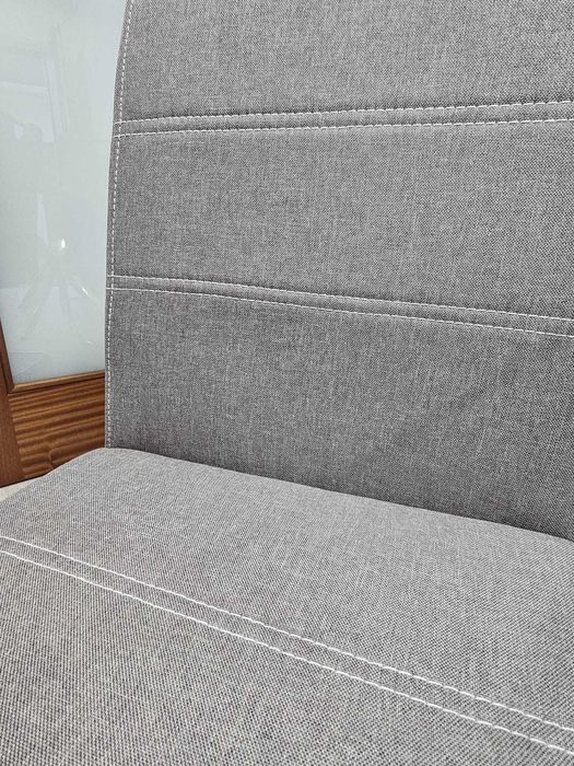 Conjunto de mesa e cadeiras