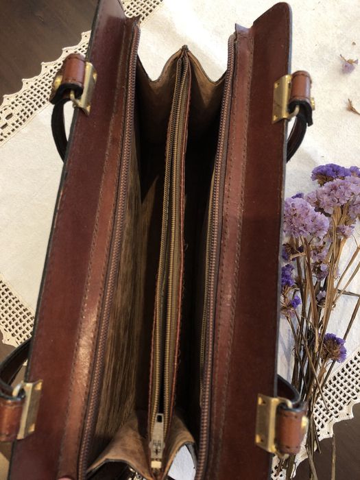 Mala vintage em PELE