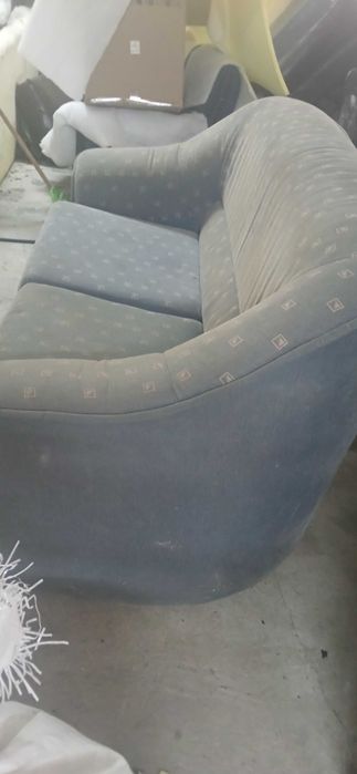 Sofa antigo de dois lugares