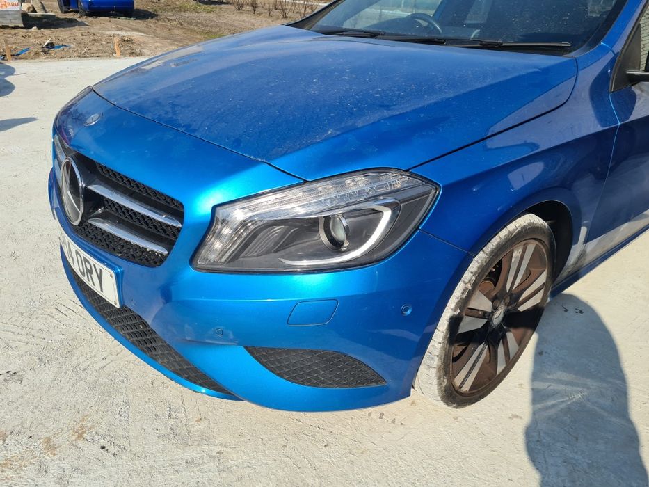 Kompletny przód Mercedes W176 AMG lakier 162
