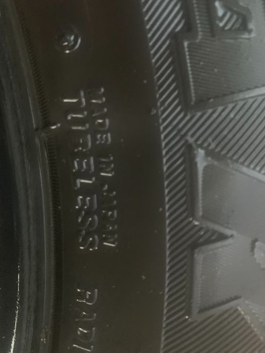 Bridgestone  DM-V1  235/65 R17 зима