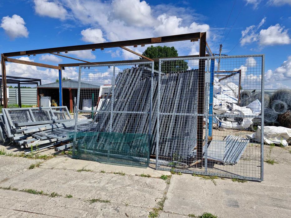 Brama wjazdowa z slupkami ,autostradowa , brama azurowa4x2,35