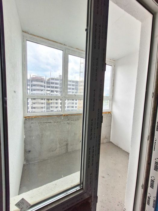 Продам 1к біля озера майже в Києві метро поруч ЖК на Озерній Новосілки