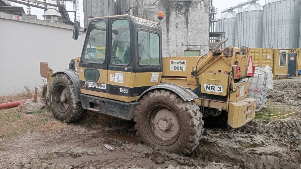 Ładowarka teleskopowa CAT TH63