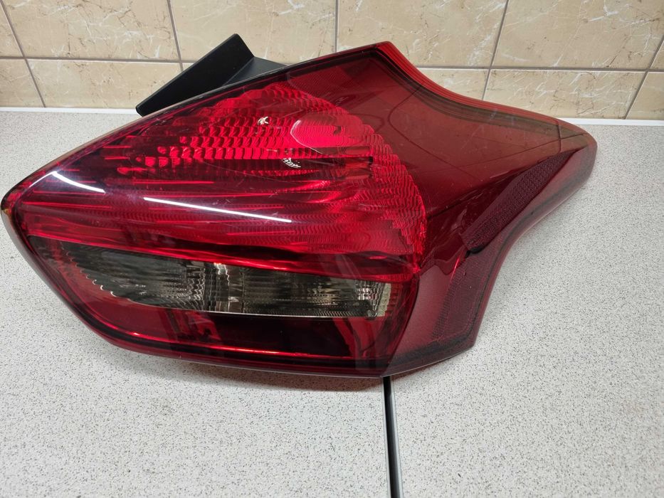 Ford Focus MK3 Lift Lampa Tył Prawa Hatchback HB F1EB-13404-GJ